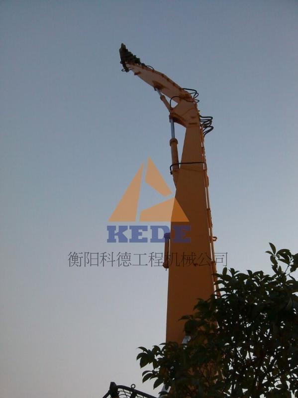挖掘機(jī)改裝拆樓機(jī)，三段式加長(zhǎng)臂20-32米